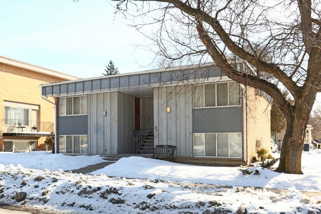 Building Photo - 402 Hill St