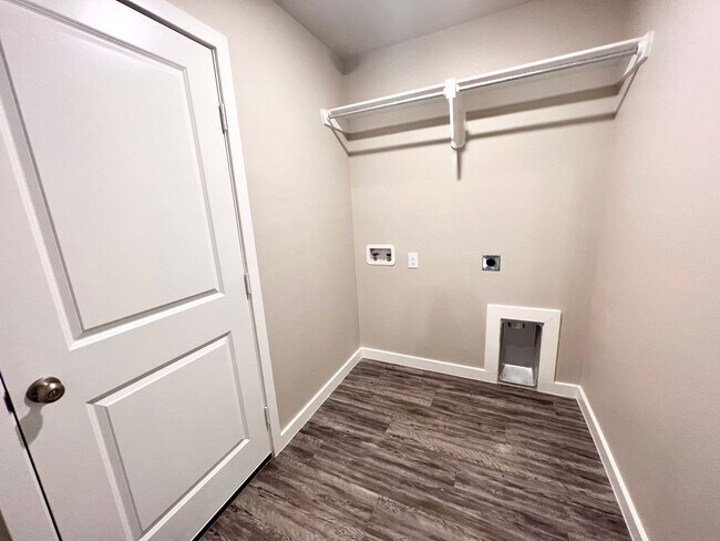 Foto del edificio - Brand new, beautiful, brick home in Harves...