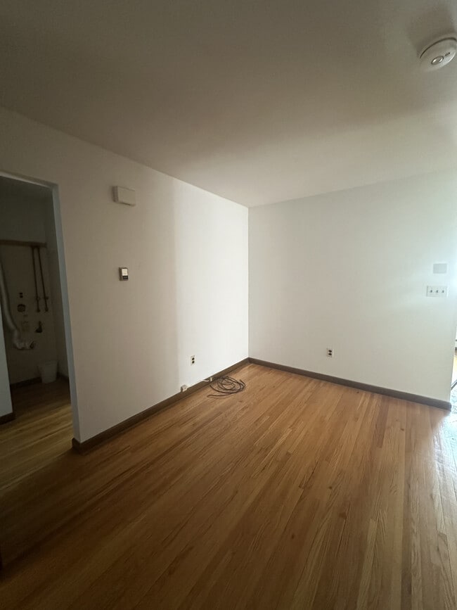 Living Room - 40 Union Ave