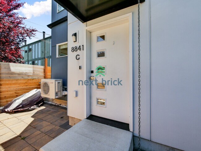 Foto del edificio - 2 Bed 2 Bath Spacious Townhome