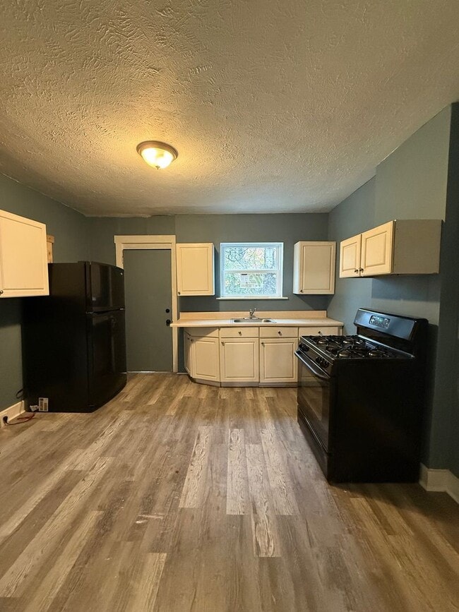 Foto del edificio - Charming 2-Bedroom Townhome in Lincoln-Larimer – Pittsburgh, PA