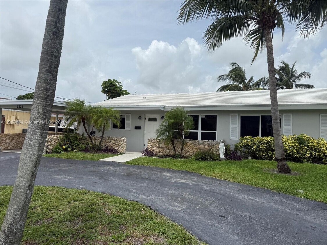 Foto principal - 4331 NW 10th St
