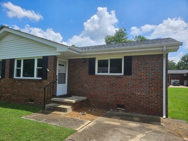 Building Photo - 322 Vista Dr