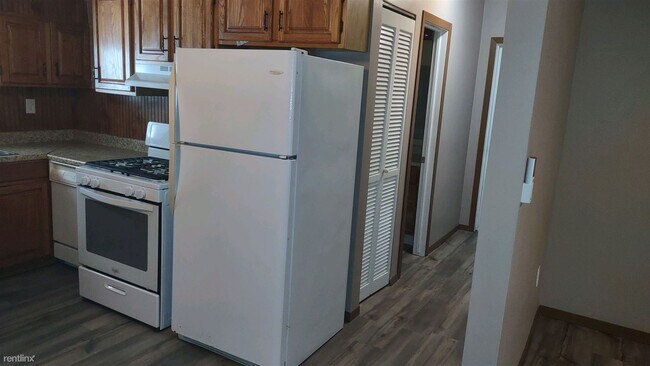 Foto del edificio - 2 br, 1 bath Duplex - O-2086 Lake Michigan...