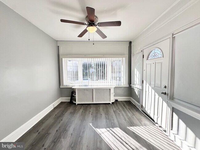 Foto del edificio - 219 Longshore Ave