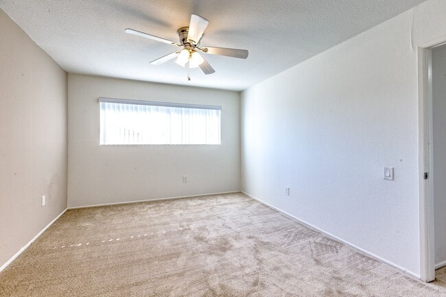 Building Photo - 7280 Corsican Dr