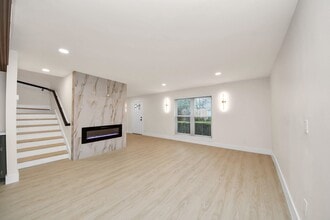 Building Photo - 14647 Perthshire Rd