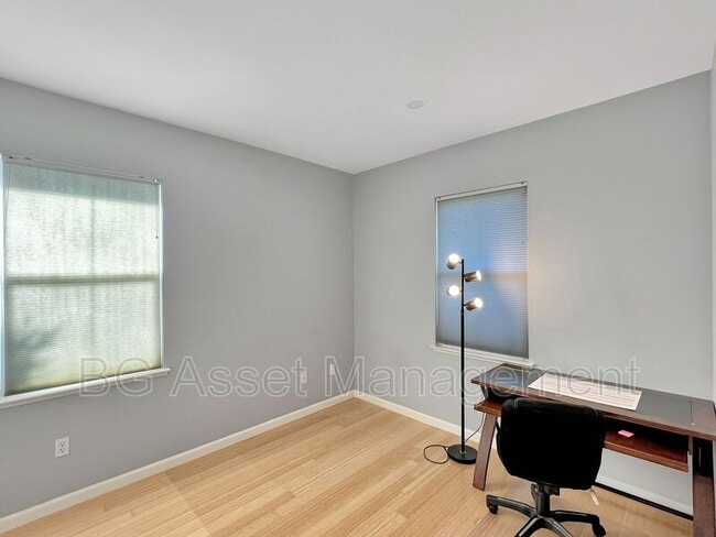 Building Photo - 420 Presidio St