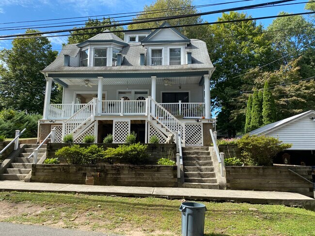 Building Photo - 234 W Shore Rd