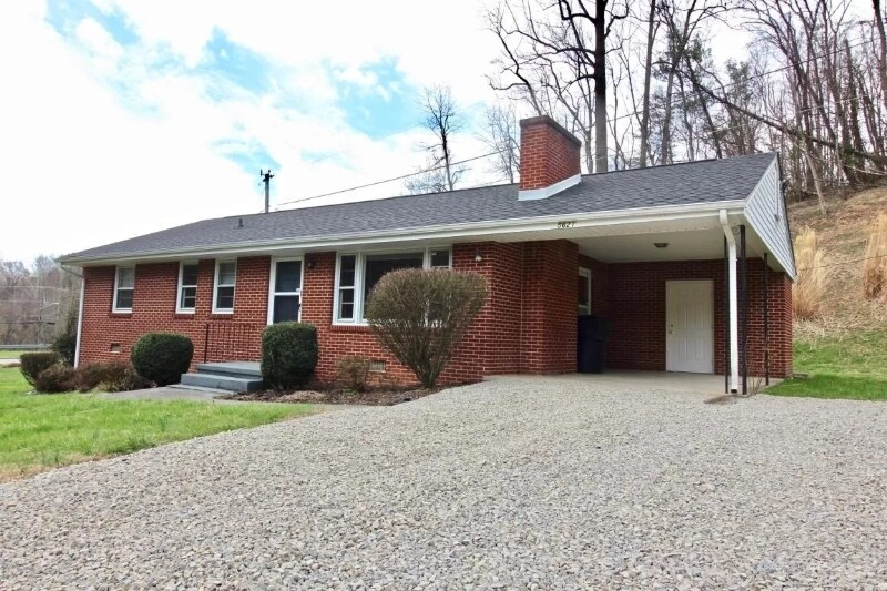 Primary Photo - 5621 Bridlewood Dr
