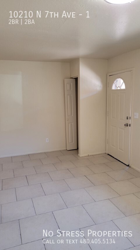 Building Photo - 2 Bedroom Condo Off 7th Ave and Peoria!