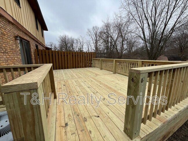 Building Photo - 7736 Knue Rd