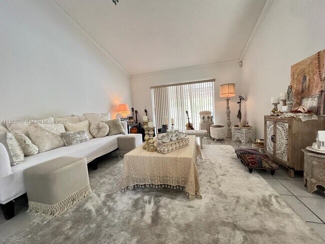 Foto del edificio - 9724 SW 114th Ct