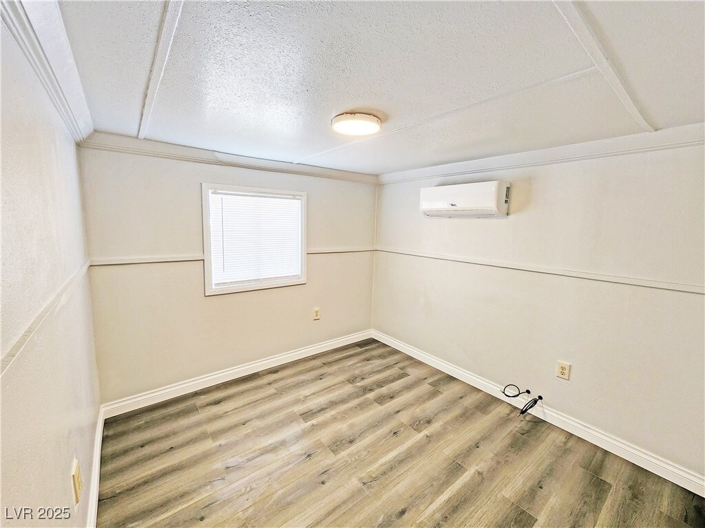 Building Photo - 2220 W Bell Vista Ave
