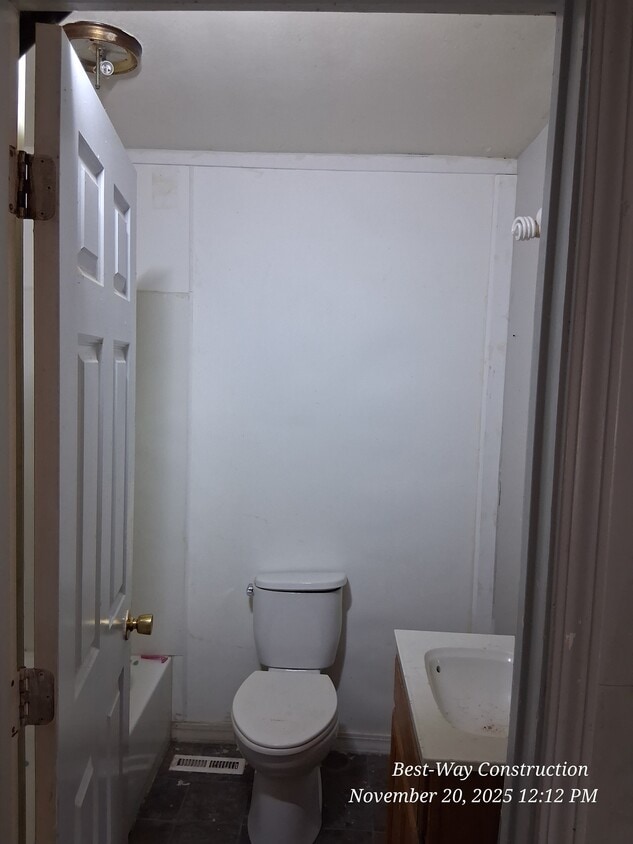 Primary Photo - 2004 E Wood St