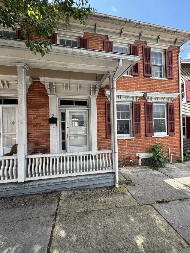 Foto principal - Charming Duplex in the Heart of New Oxford...