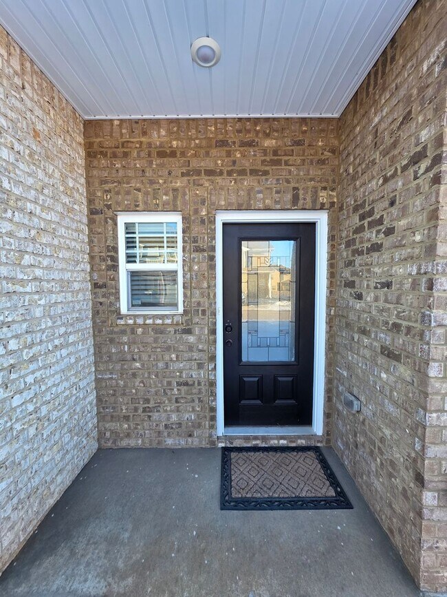 Foto del edificio - $250 OFF Move In Special! - Modern 3 Bedroom Townhome in Prime Location