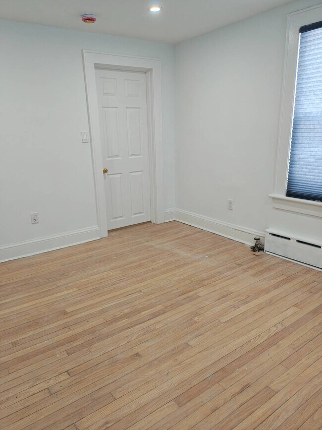 Foto del edificio - 000 Weeks Ave