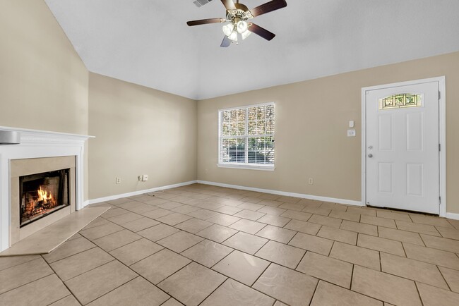 Building Photo - 5383 Twin Valley Ln