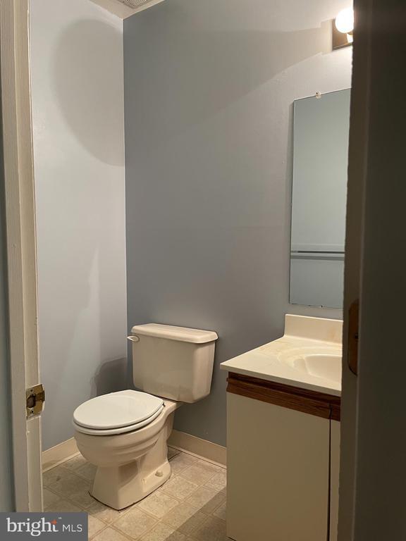 Building Photo - 3208 Champions Dr