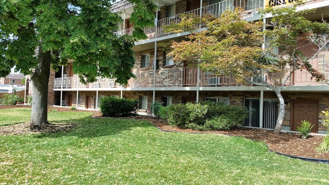Front of building - Donna Manor Apartments