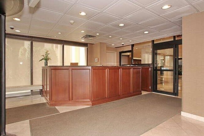 Building Photo - 300 Winston Dr