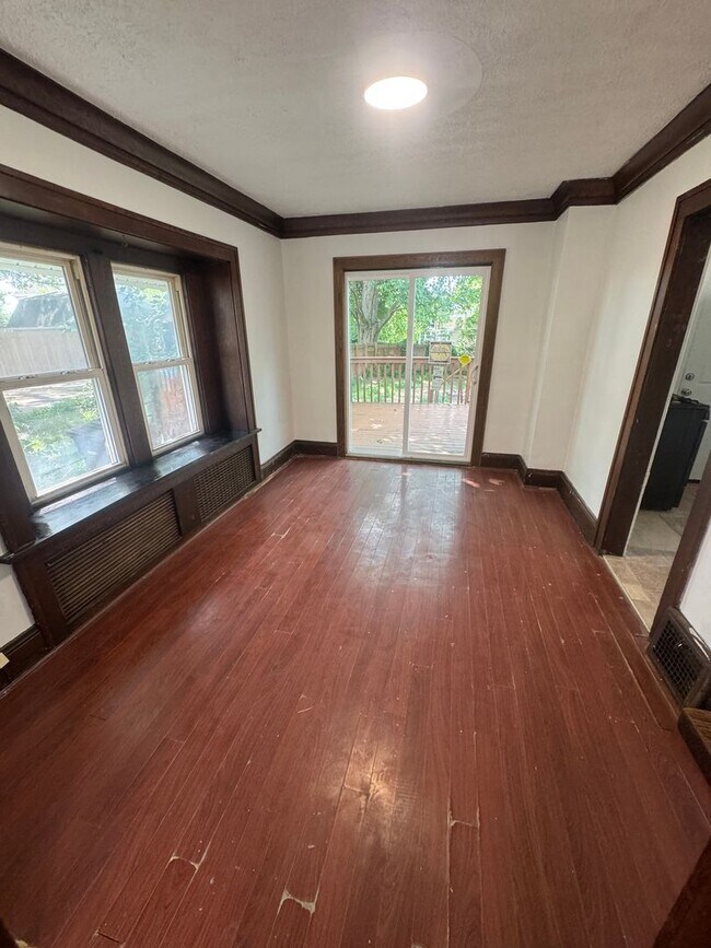 Foto del edificio - Move-In Ready Akron Home with Four Bedrooms and Outdoor Space
