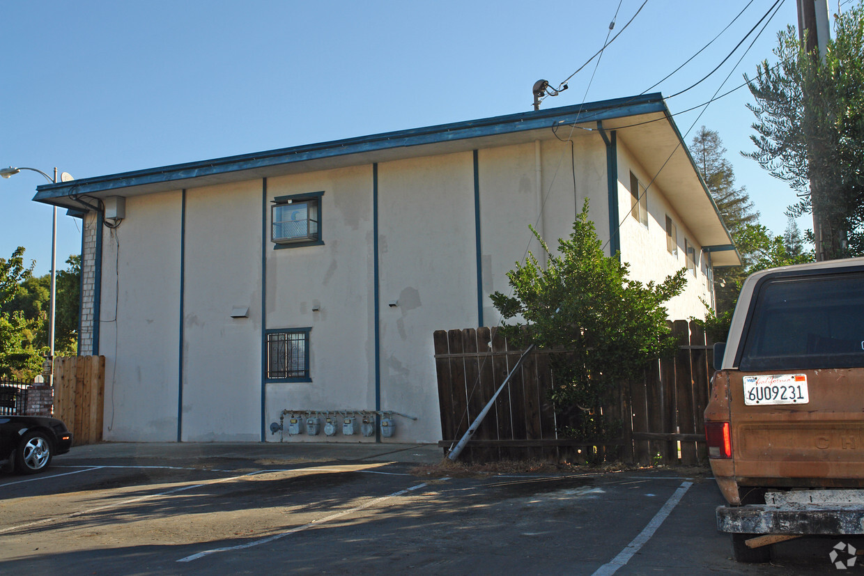 Building Photo - Parkview