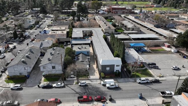  - The Canyons at Santa Clarita Apartments