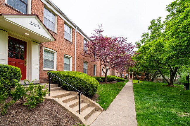 Foto del edificio - 2405 Arlington Blvd