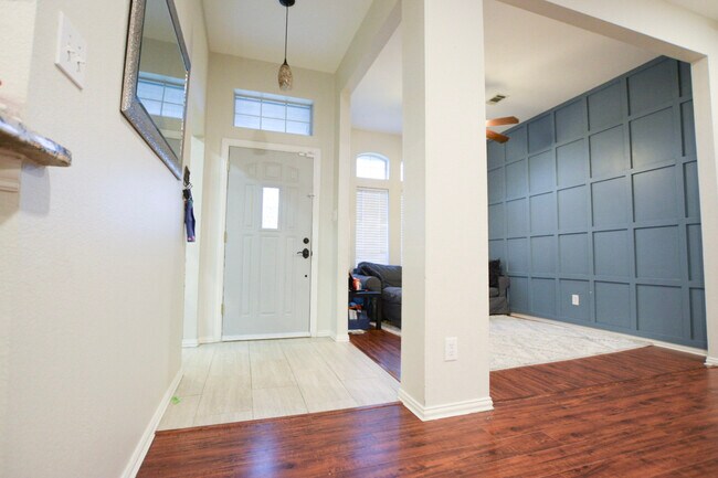 Formal Dining/Extra Room - 1207 Old Knoll Dr