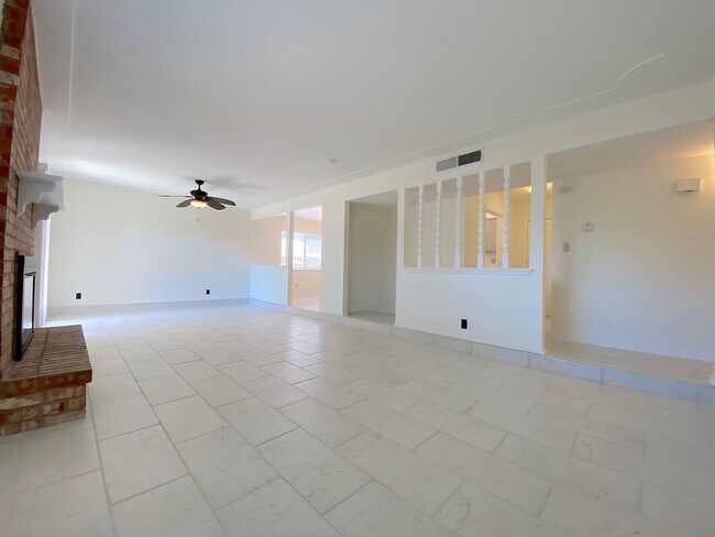 Foto del edificio - Northeast El Paso 3 Bed Refrig A/C