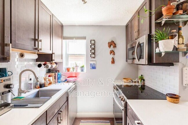 Building Photo - 1355 N Gaylord St