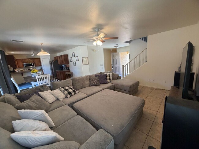 Building Photo - Large backyard and spacious home