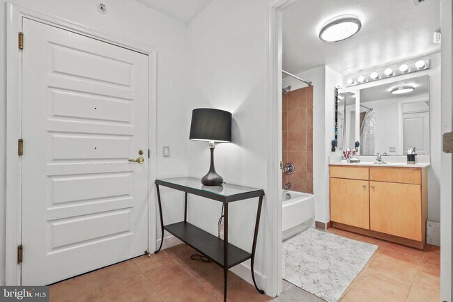 Foto del edificio - 616 E St NW