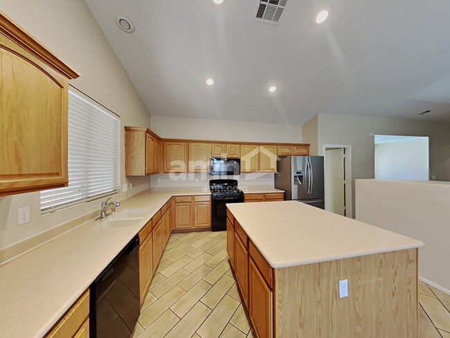 Foto del edificio - 2716 Peekskill Ave