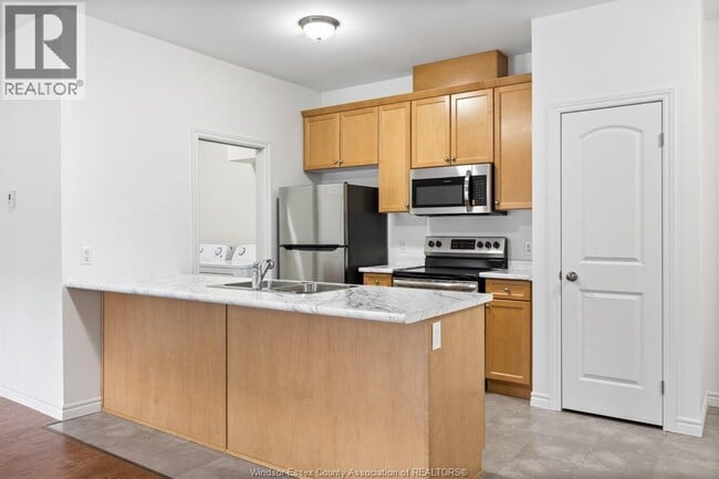 Building Photo - 1888 Westview 207