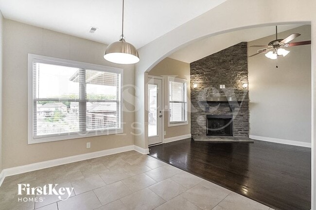 Building Photo - 1315 Golden Eagle Way