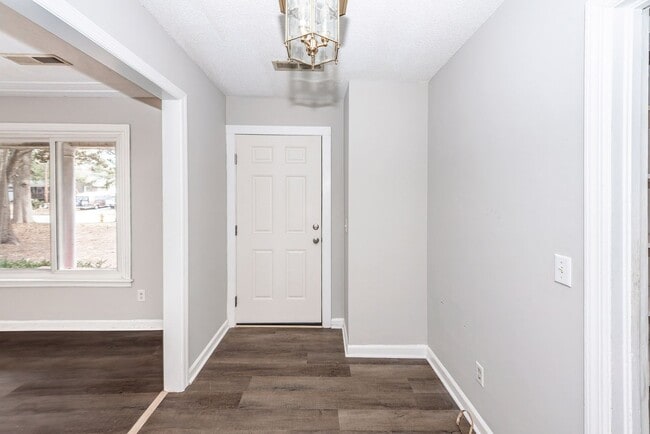 Foto del edificio - 4 Bedroom, 2.5 Bathroom Home on James Island