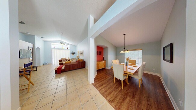 Foto del edificio - 4 BR 3 BA          POOL HOME    Highlands ...
