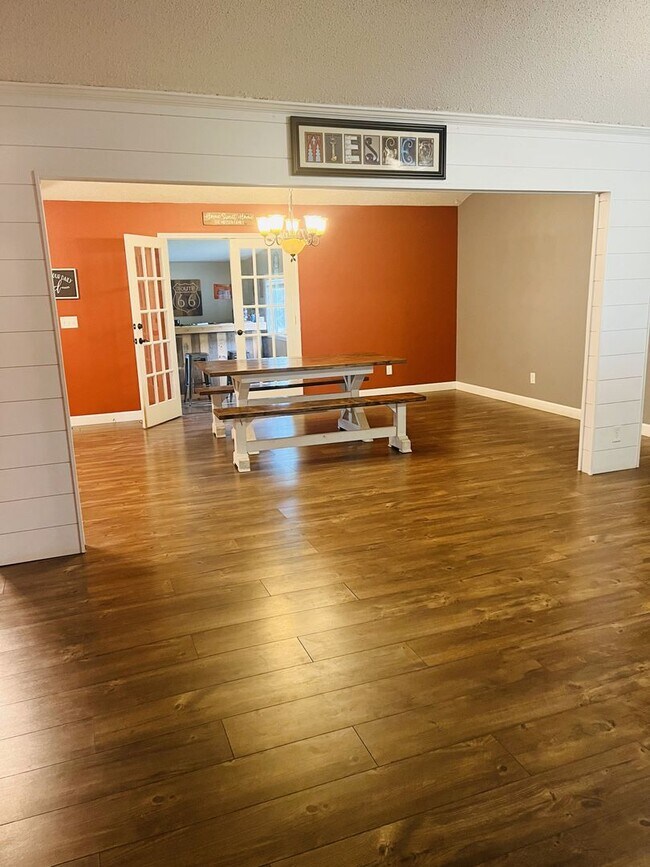 Foto del edificio - 14255 Camden Ln