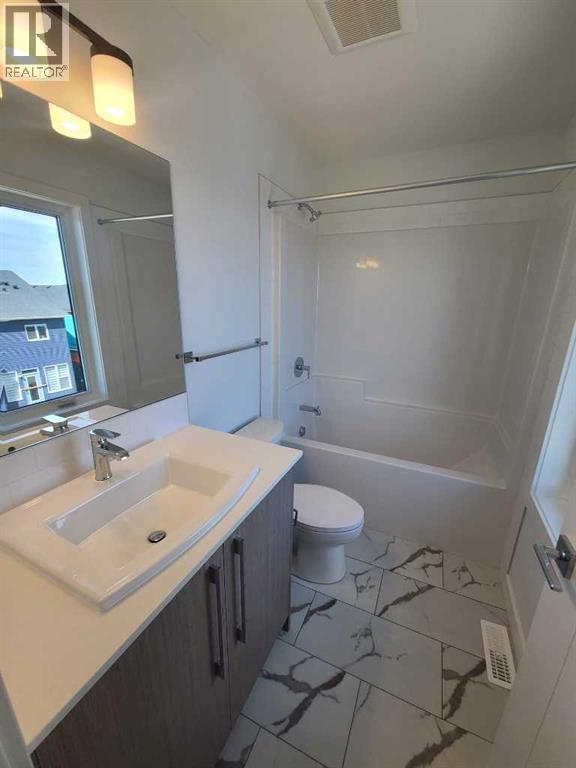 Photo du bâtiment - 335 Creekside Blvd