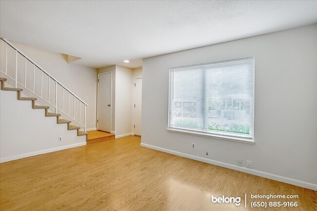 Building Photo - 1070 Spring Valley Cmn