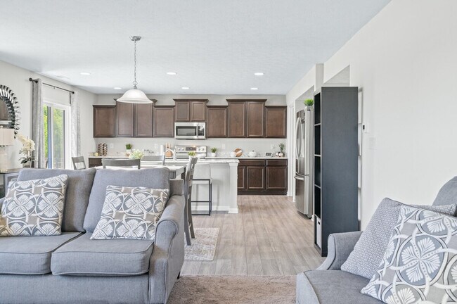 Foto del edificio - 4007 Woodview Dr