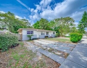 Building Photo - 1350 NE 149th St