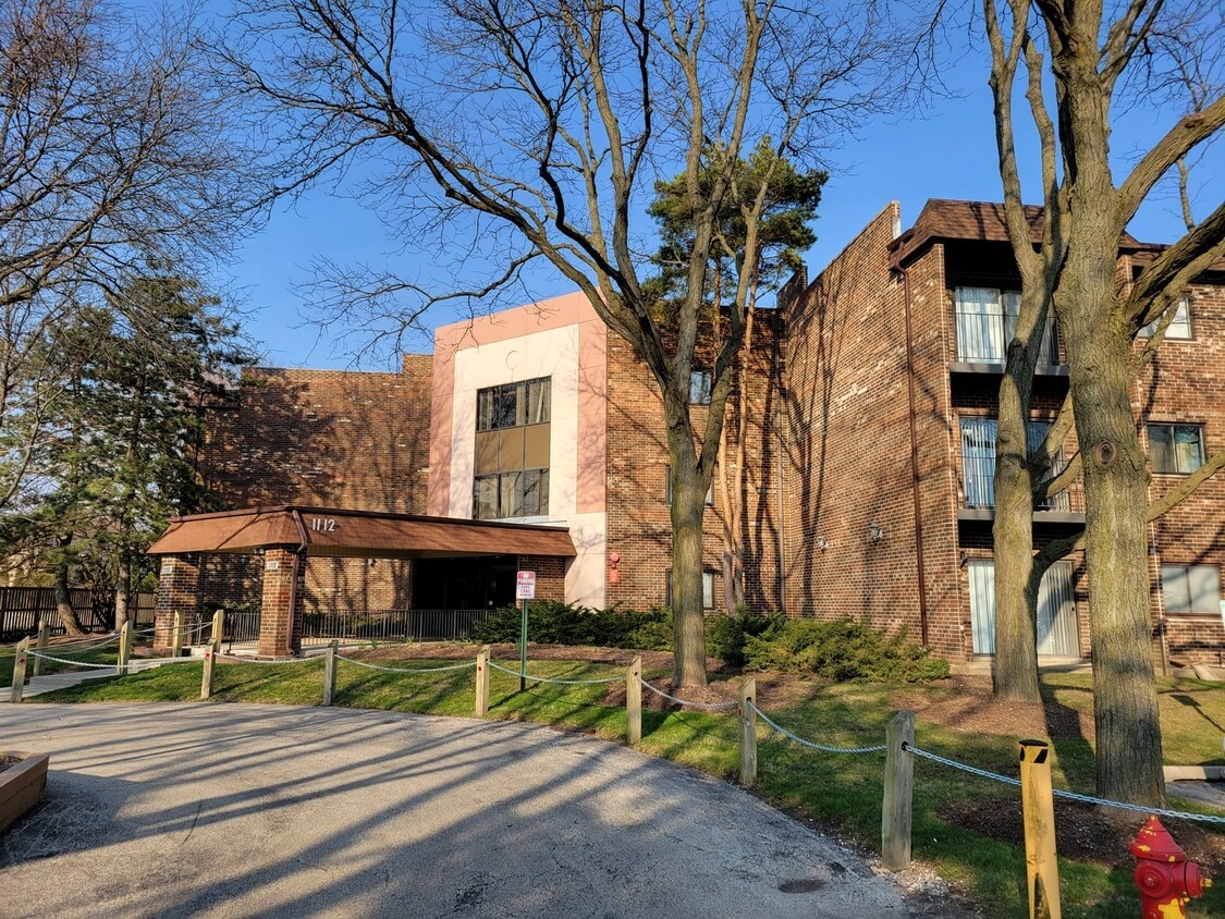 1018 Castilian Ct Unit A312, Glenview, IL 60025 Condo for Rent in