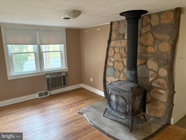 Foto del edificio - 3842 Old Easton Rd