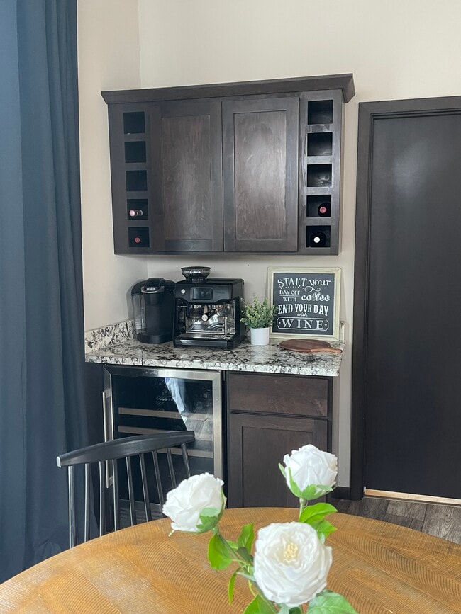 Building Photo - 5370 Little Bluestem Dr