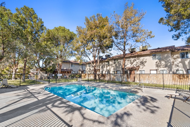 Foto principal - 121 N Gateway Blvd