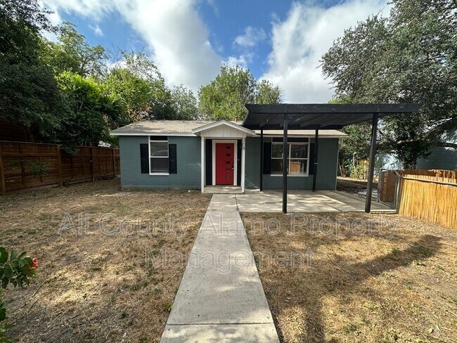 Building Photo - 308 Lucas St